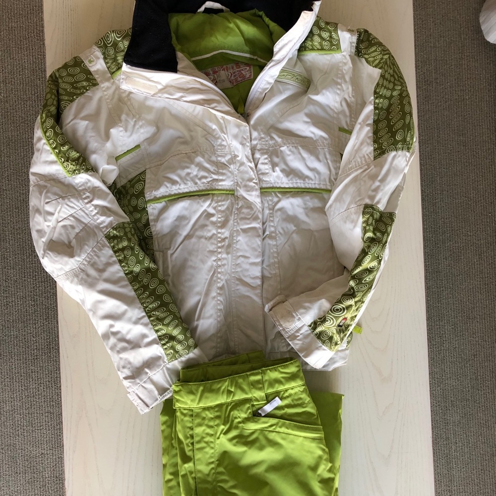 Teen/tween ski jackets & ski pants, gently used.